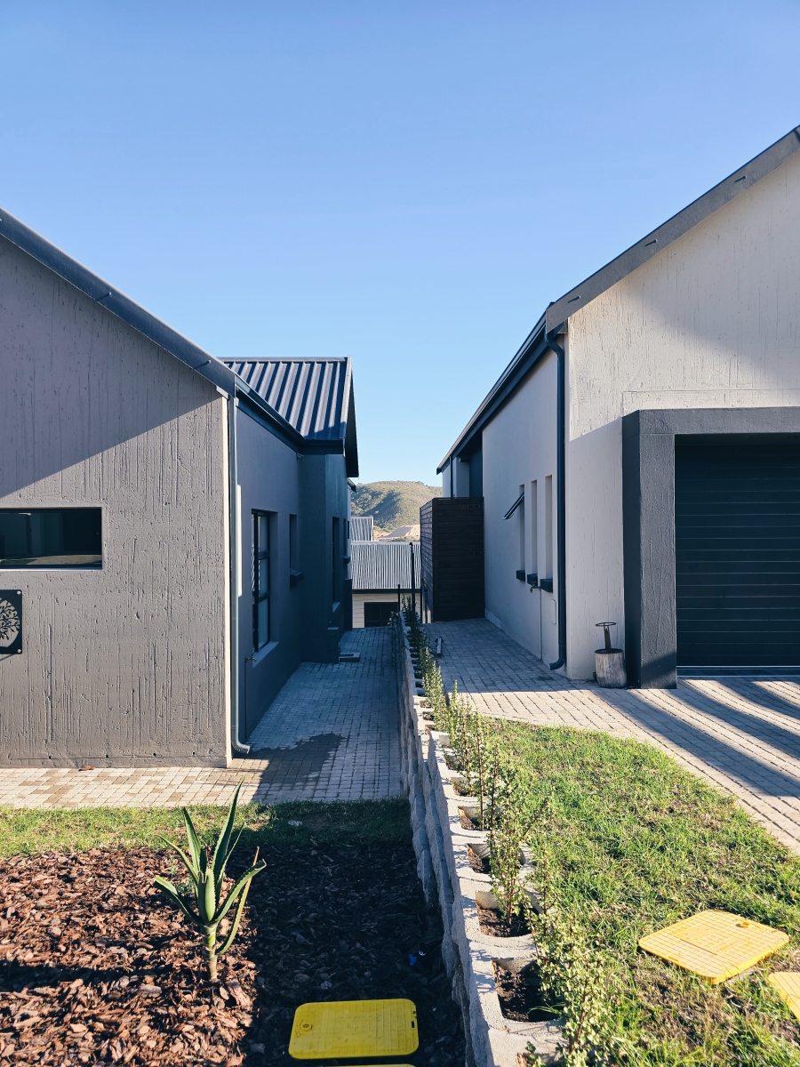 5 Bedroom Property for Sale in Outeniquasbosch Western Cape
